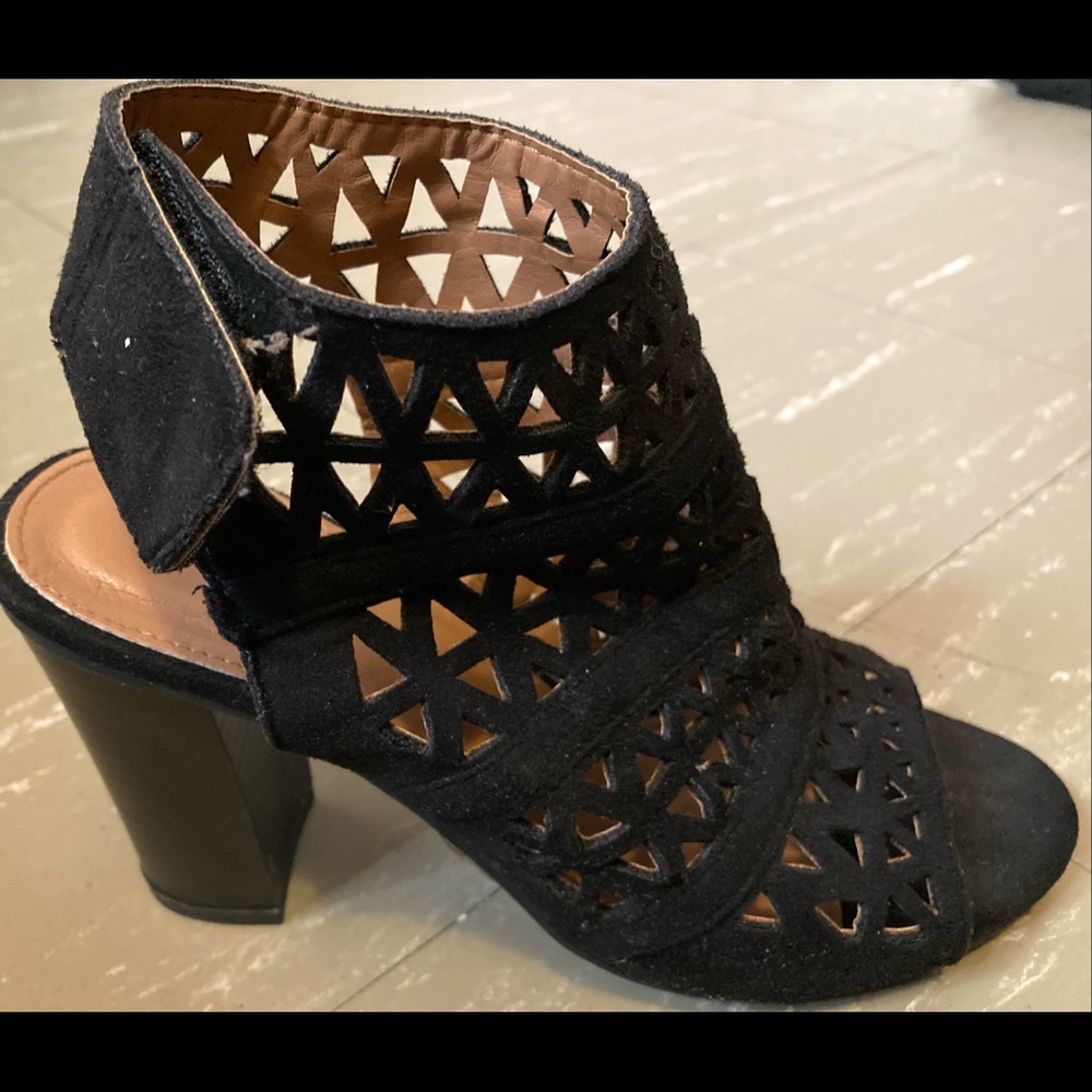 Women medium sized length heels